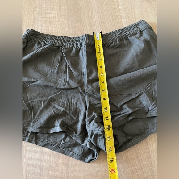 Madewell | Olive Pull-On Shorts, Stretch Waist with ties—Comfy & Casual•••Size L - Picture 7 of 8